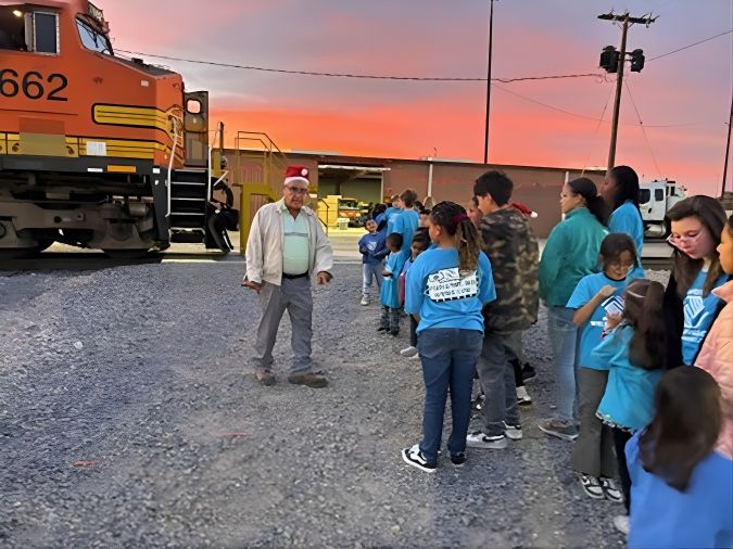 Maverick Club members arrive at Amarillo. Maverick Club members arrive at Amarillo.